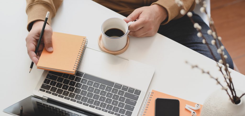 Best Free and Premium Shopify Live Chat Apps